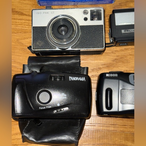 Lot Of 9 Mixed Film Cameras - Picture 4 of 9